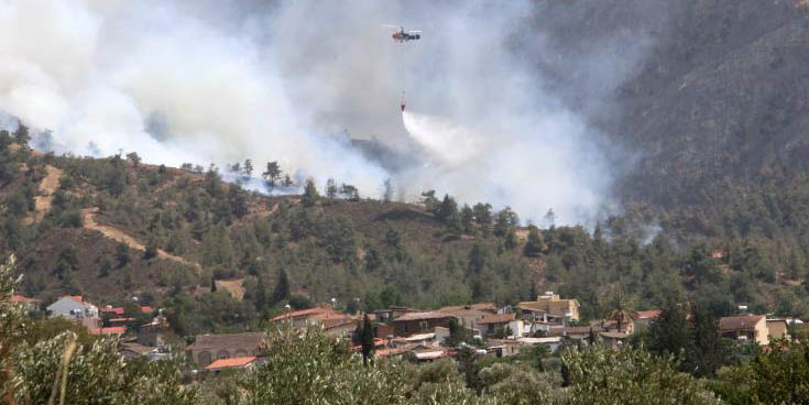 Σε επίπεδο «κόκκινου συναγερμού» παραμένει την Τρίτη, ο κίνδυνος πρόκλησης δασικών πυρκαγιών